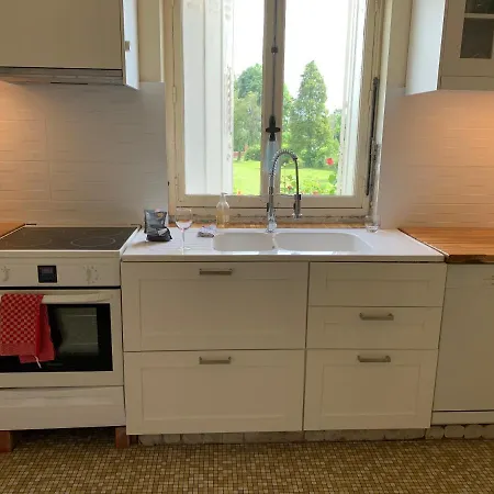 Impeccable Domain 4-bed In Pargny-sur-saulx Villa