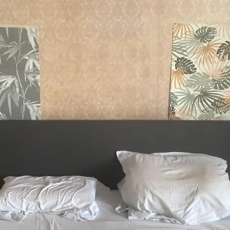 Impeccable Domain 4-bed In Pargny-sur-saulx *