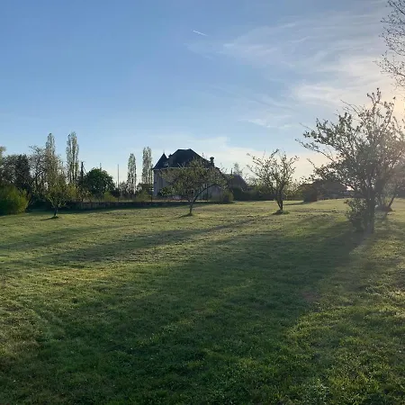 Impeccable Domain 4-bed In Pargny-sur-saulx *